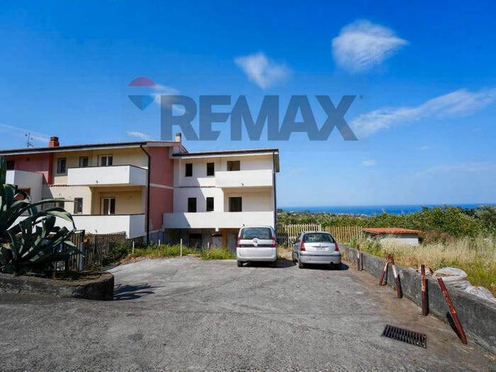 Casa con 6 locali in vendita in Via Vampolieri, Vambolieri, Aci Catena