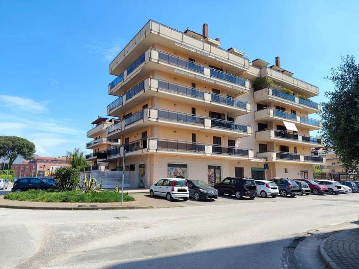 Appartamento quadrilocale in vendita in Via Eugenio Montale, San Nicola la Strada