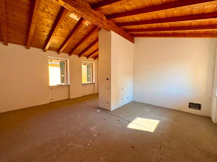 Appartamento trilocale in vendita in Via Pomello, Centro, Castelvetro Piacentino