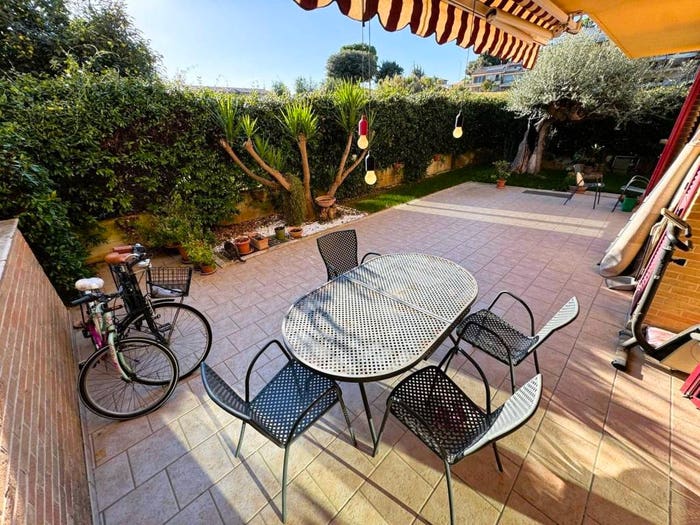 Appartamento con 6 locali in vendita in via Francesco Egidi, Salvano, Fermo