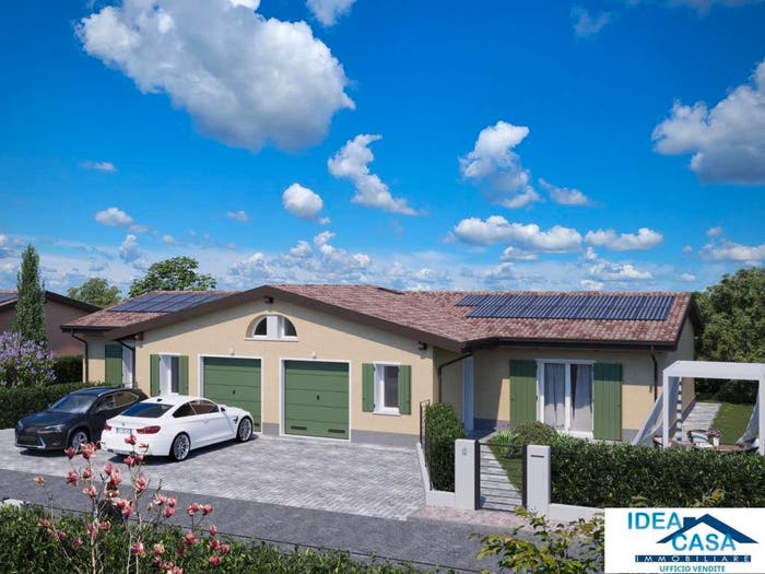 Casa quadrilocale in vendita in Via Statale Sud, Centro, Mirandola