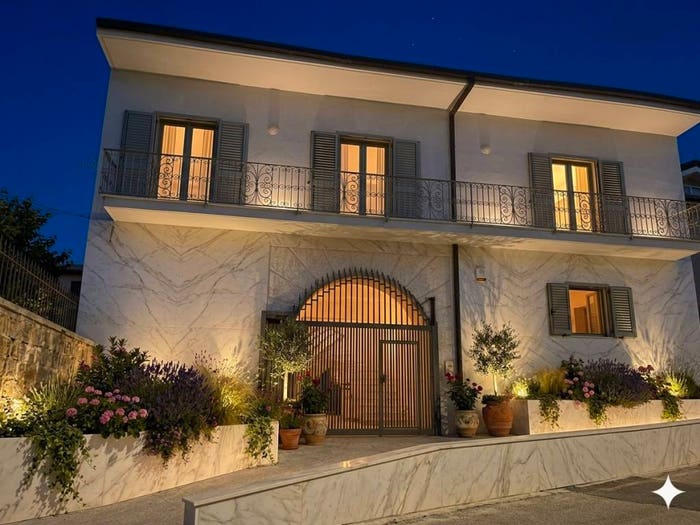 Casa con 6 locali in vendita in Vicolo Marsilio Ficino, Garzano, Caserta
