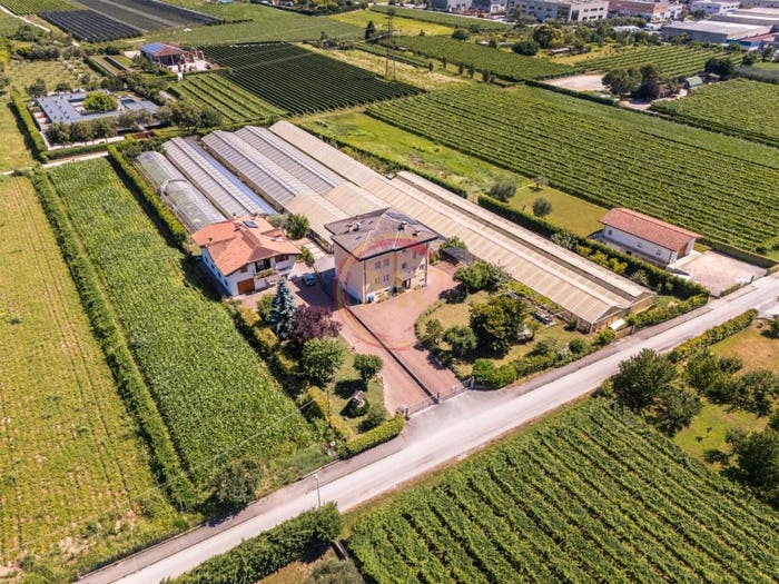 Casa con 6 locali in vendita in Via Fornaci, Arco