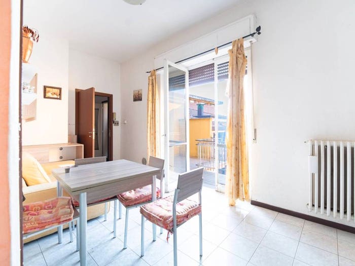 Appartamento trilocale in vendita in Via Francesco Petrarca, Cabiate