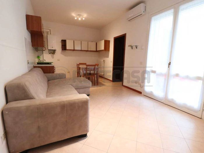 Appartamento bilocale in vendita in Via Giosuè Carducci, Centro, Bondeno