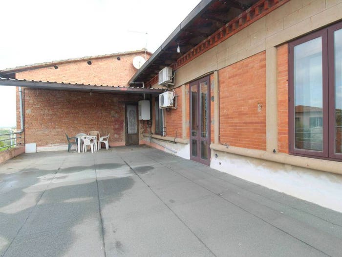 Appartamento con 6 locali in vendita in Via Piave, Centro, Cerreto Guidi