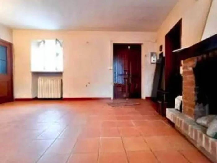 Casa con 6 locali in vendita in Via Circonvallazione, Centro, Arena Po