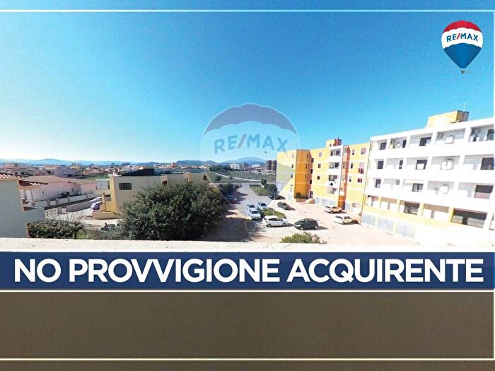 Appartamento trilocale in vendita in Via Petta, San Nicola, Olbia