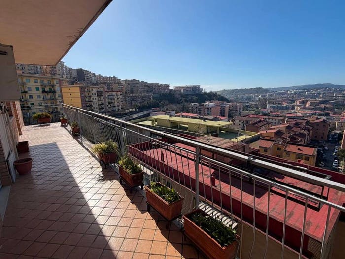 Appartamento quadrilocale in vendita in Via Po, Soccavo, Napoli