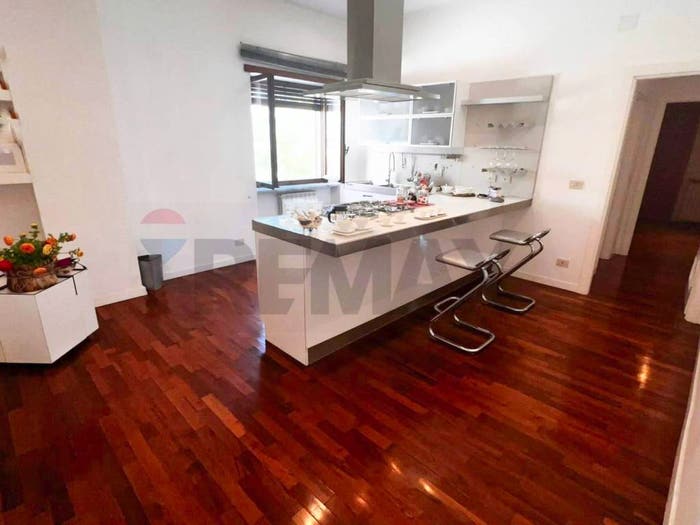 Appartamento con 6 locali in vendita in Acquedotto, Cosenza