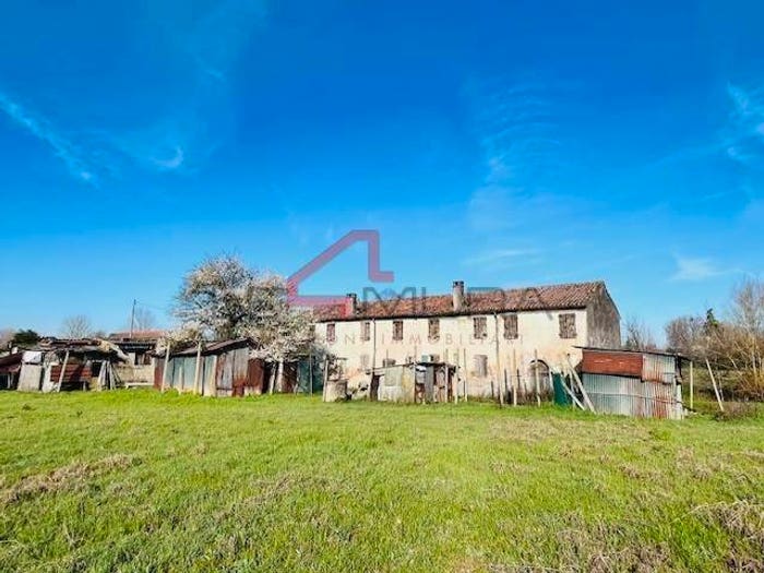 Casa con 6 locali in vendita in Albaria Villimpenta, Gazzo Veronese