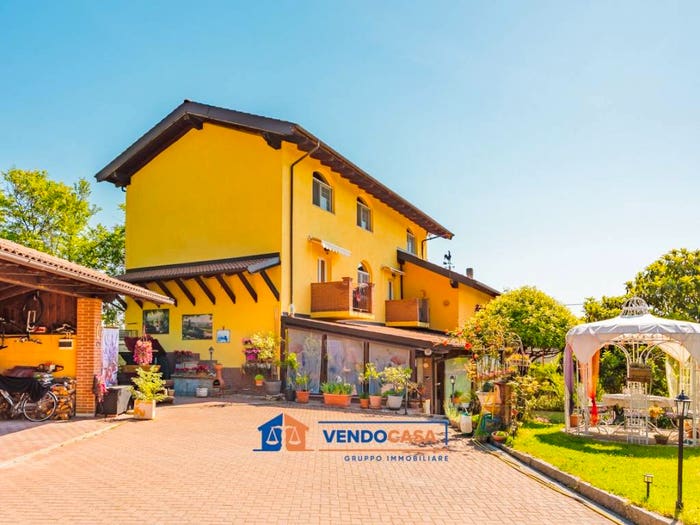 Casa con 6 locali in vendita in Strada Moirano, Acqui Terme