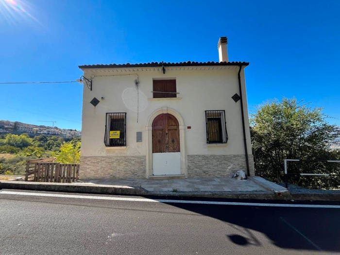 Casa quadrilocale in vendita in Via Madonna dei Monti, Pacentro
