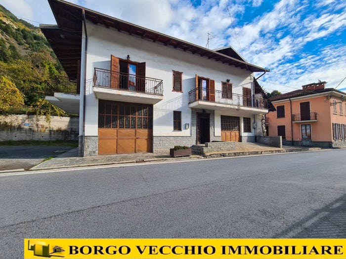 Casa quadrilocale in vendita in Via Roma, Centro, Aisone
