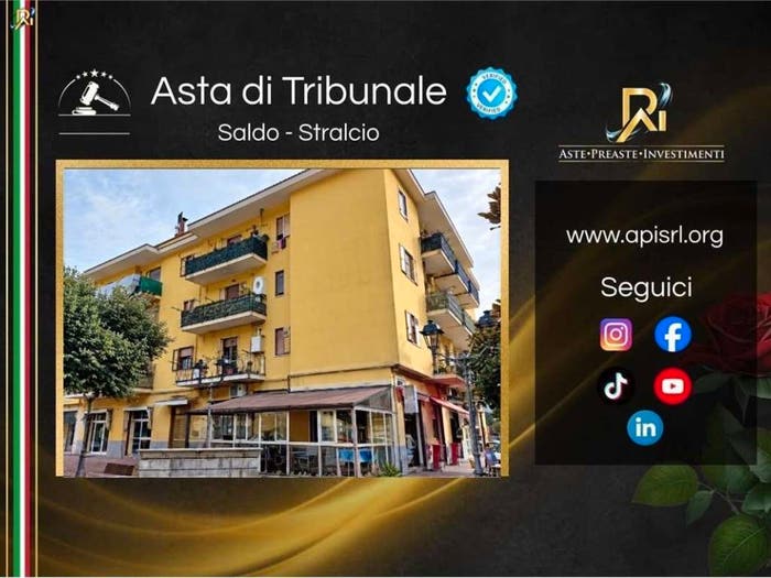 Appartamento con 5 locali in vendita in Piazza del Popolo, Mercato, Giffoni Valle Piana