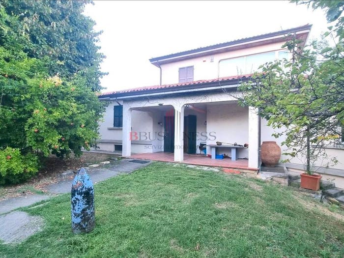 Casa con 6 locali in vendita in Via Giovanni Marcora Langhirano, Costa Di Castrignano, Langhirano