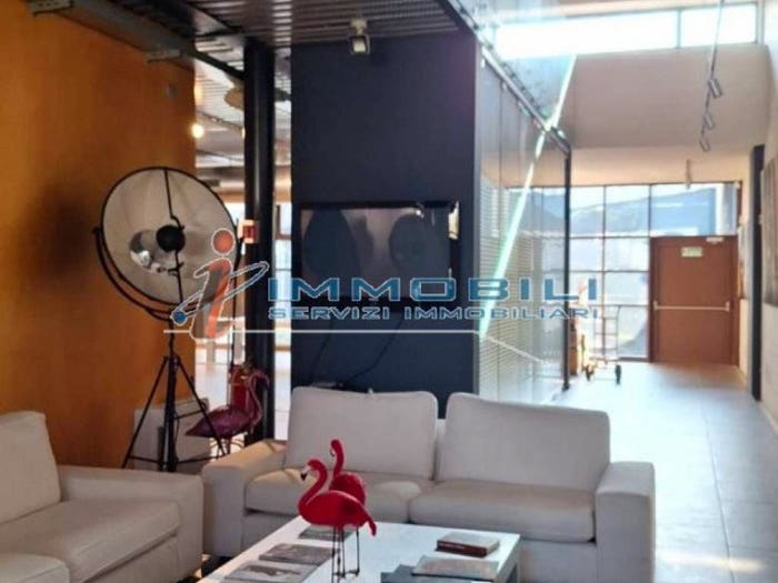 Casa quadrilocale in vendita in VIA CANDIANI GIUSEPPE, Dergano, Milano