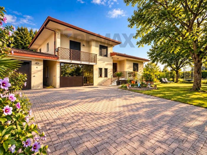 Casa con 6 locali in vendita in Centro, Tombolo