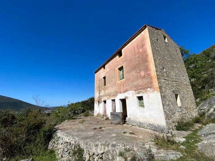 Casa quadrilocale in vendita in Via Fossato Piano, Fondi