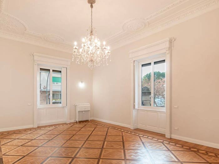 Appartamento con 5 locali in vendita in Castelletto, Genova