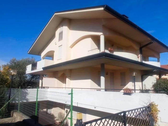 Casa con 6 locali in vendita in Scorciosa, Fossacesia