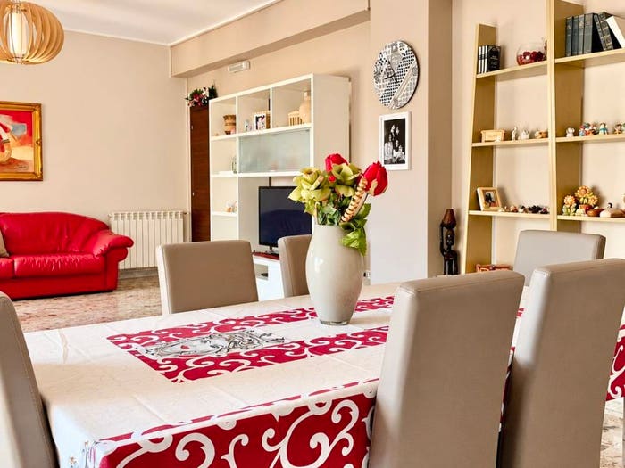 Appartamento con 5 locali in vendita in Via Regina Margherita, Canicattì