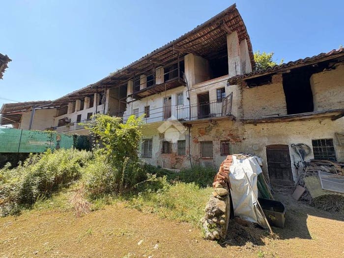 Casa bilocale in vendita in Via Roma, Centro, Cossano Canavese