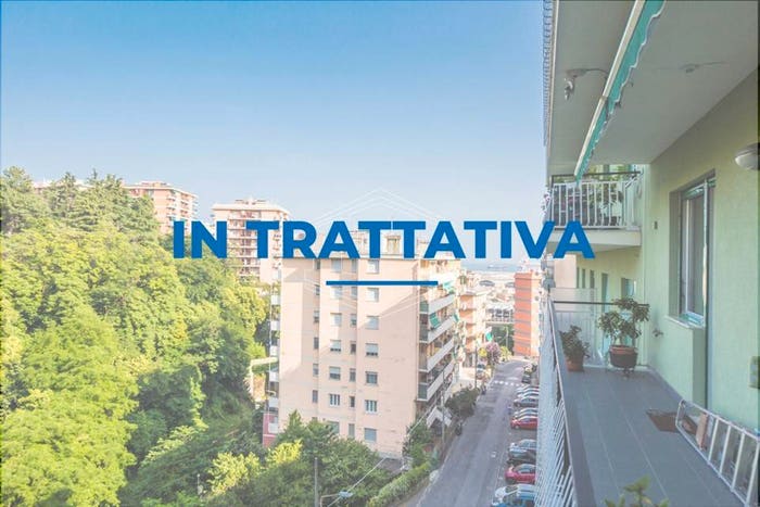 Appartamento con 6 locali in vendita in Via Sant'Alberto, Sestri Ponente, Genova
