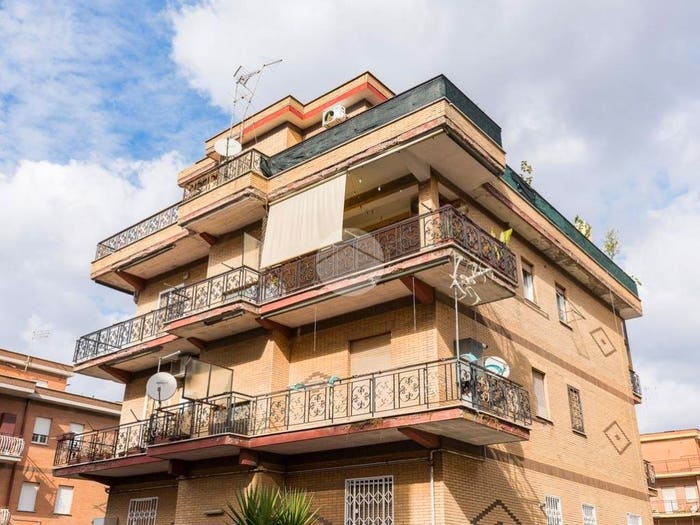 Appartamento trilocale in vendita in via pietro antonio crevenna, Ottavia, Roma