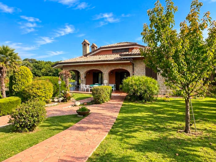 Casa con 5 locali in vendita in Via Braccianese Claudia, Canale Monterano