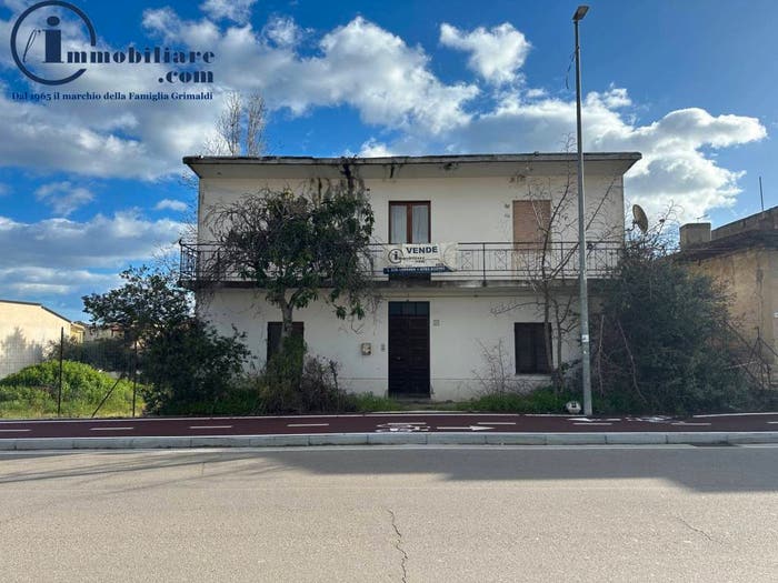 Casa con 6 locali in vendita in Via Generale Tosciri, Centro, Tortolì