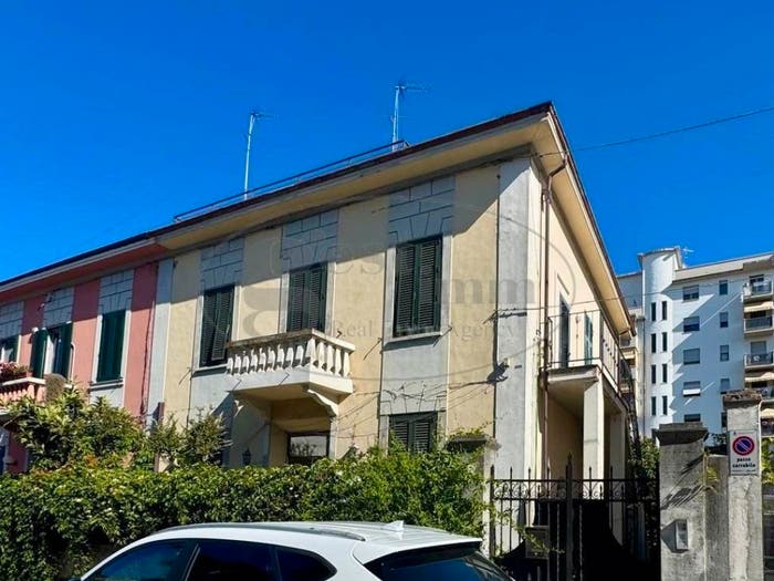 Casa con 5 locali in vendita in Zola Galilei, Livorno