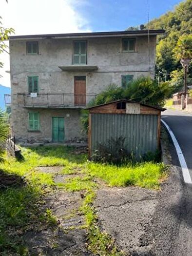 Casa con 6 locali in vendita in Via Novembre, Villapinta, Buglio in Monte