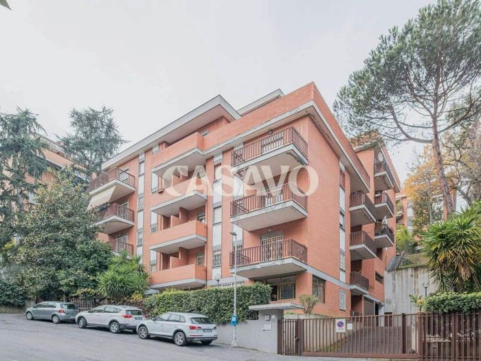 Appartamento trilocale in vendita in Via Sanzeno, Cortina d'Ampezzo, Roma