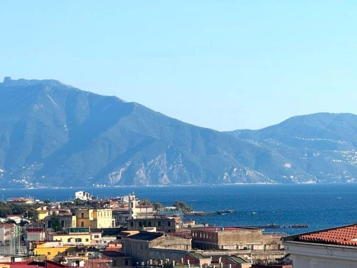 Appartamento con 5 locali in vendita in via arturo consiglio, Centro, Ercolano