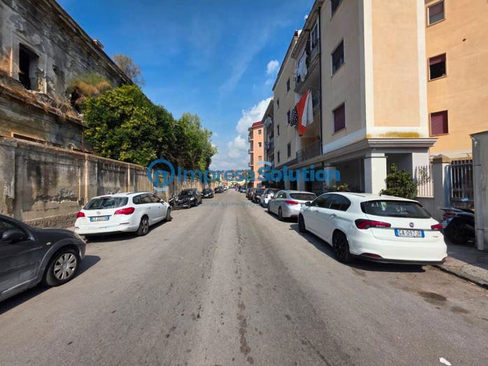 Appartamento trilocale in vendita in Via Caduti Di Nassiriya, Fuorigrotta, Napoli