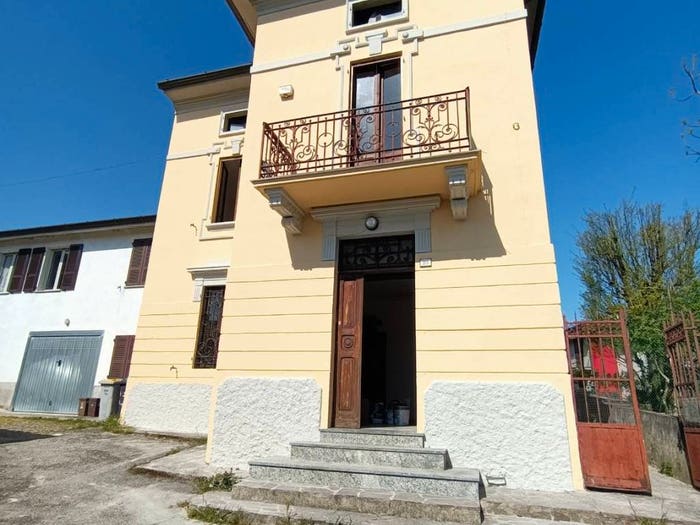 Casa con 6 locali in vendita in Centro, Castel San Giovanni