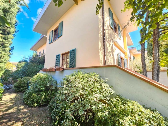 Casa con 6 locali in vendita in Castellina, Prato