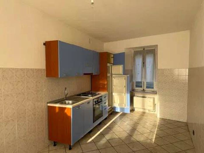 Appartamento quadrilocale in vendita in Via San Emiliano, Centro, Sostegno