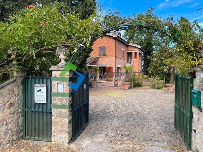 Casa con 6 locali in vendita in SP, Centro, Cetona