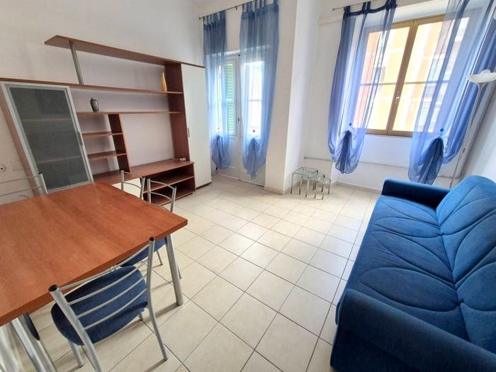 Appartamento trilocale in affitto in Via Nuoro, Centro, Carbonia