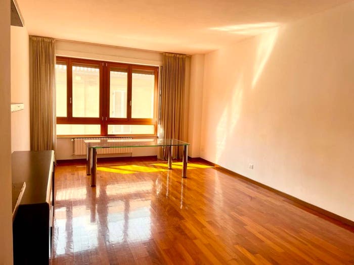Appartamento trilocale in vendita in Via Novi, Solari, Milano