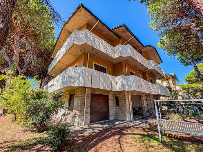 Appartamento quadrilocale in vendita in Viale Vulcano, Pinarella, Cervia