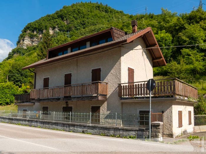 Casa con 6 locali in vendita in Villaggio Nuovo, Arsiè