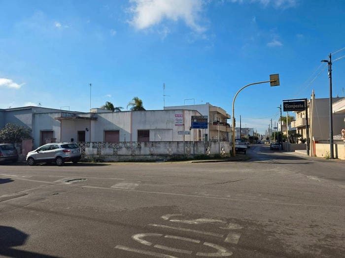 Casa con 6 locali in vendita in Viale delle Puglie, Centro, Racale