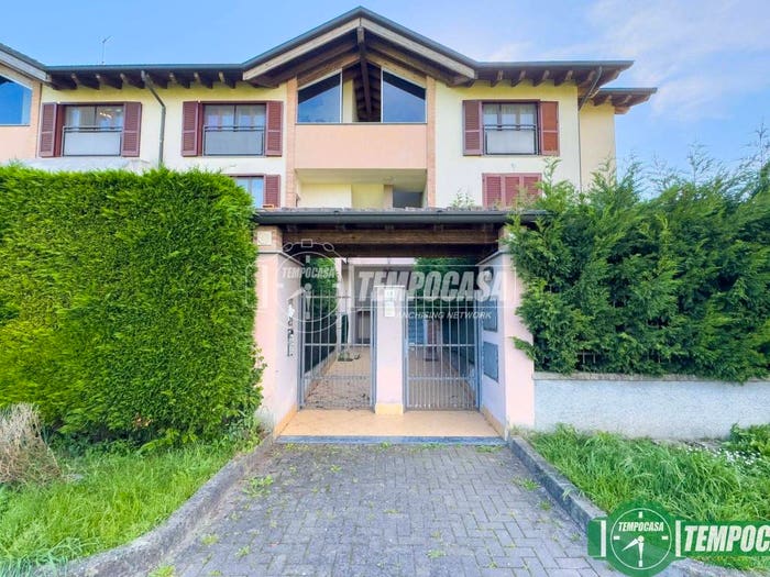 Appartamento trilocale in vendita in Via Luigi Einaudi, Castiraga Vidardo