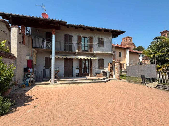 Casa quadrilocale in vendita in Via Mario Graffi, Centro, Arignano