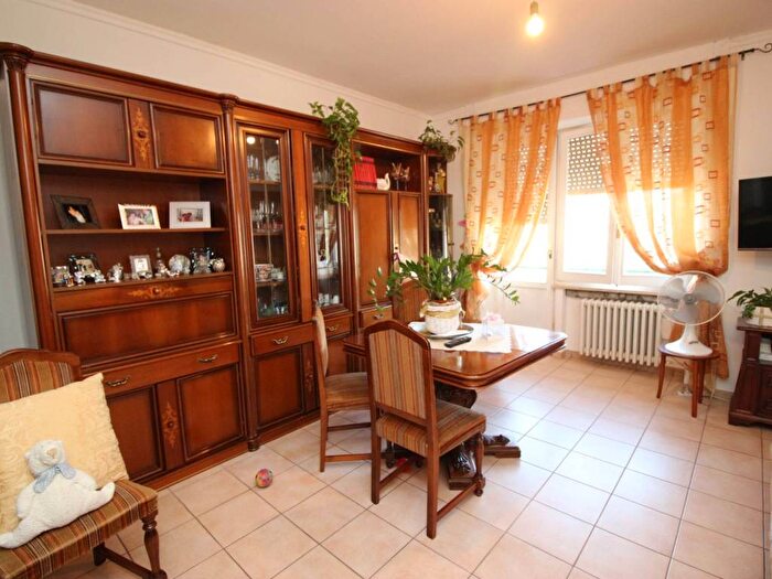 Appartamento quadrilocale in vendita in Localita' Rocciano, Teramo