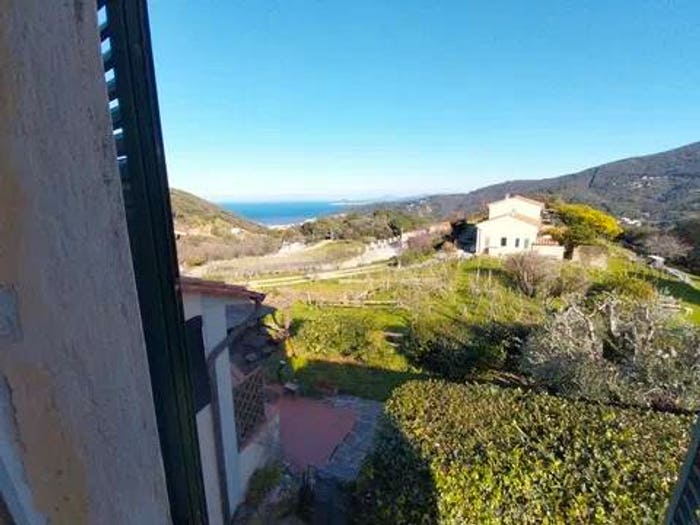 Casa trilocale in vendita in Marciana
