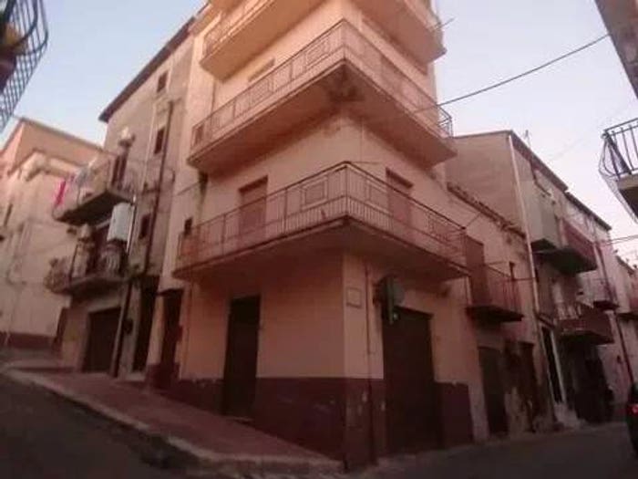 Casa bilocale in vendita in Salita Carmelo, Cianciana